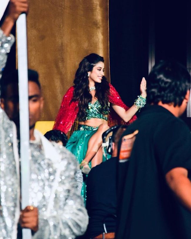 Glamorous Pictures Of Janhvi Kapoor On Stage